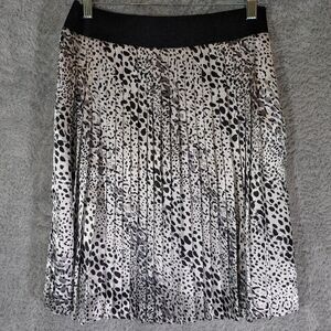 White House Black Market Pleated Leopard Print Skirt Women's Size 8
